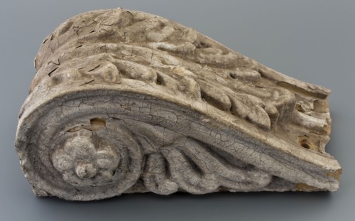 Console with acanthus motifs in relief, console building element ceramic terracotta plaster paint, d 11.0