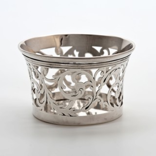 Silversmith: Cornelis Knuijsting, Round silver tangle basket, trowel basket basket holder silver, sawn Round box with open sawn