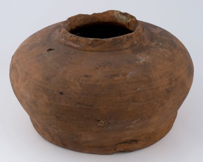 Heavy pottery pot on wide stand ring, round and stocky model, sugar bowl holder ceramic earthenware glaze lead glaze, opening 14