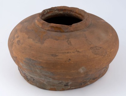 Heavy pottery pot on wide stand ring, round and stocky model, sugar bowl holder ceramic earthenware glaze lead glaze, opening 13