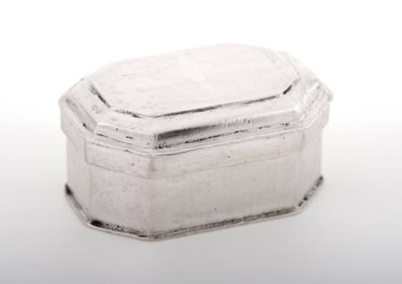 Silver eight-sided box with lid, box holder silver, d 2.4