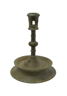 Brass candlestick with drip tray in diabolo shape, candlestick candlestick illumination soil founding copper, poured beaten sawn