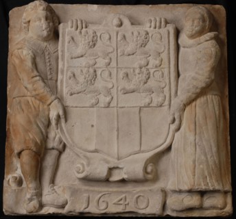 Stone with arms of Rotterdam, with orphan boy and orphan girl and 1640, facing stone sculpture sculpture building component