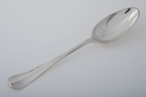 Silversmith: Johannes Verlooven, Silver spoon with oval bowl, spoon cutlery silver, forged Spoon with elongated oval bake