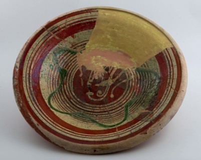 Earthenware dish, ringing plate, internal glazed, decoration in green and yellow, on stand, plate crockery holder soil find