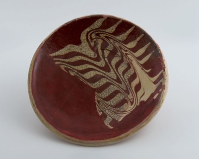 Earthenware dish, red shard, internally glazed, decoration in yellow, on stand, plate crockery holder soil find ceramic