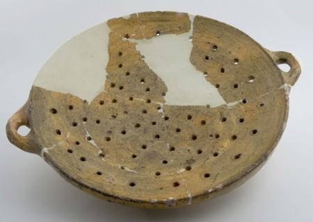 Pottery colander, white shard, fully glazed, two horizontal sausages, on three legs, colander kitchen utensils equipment earth