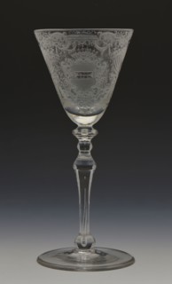 Engraving: meester van het Vingerhoedglas, Chalice glass engraved with T 'AMBAGT. FROM COOL, wine glass drinking glass drinking