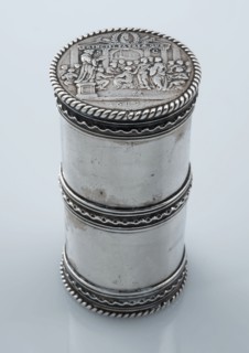 design: Romeyn de Hooghe, Toolbox, with image Erasmus, city weapon Rotterdam and principi patriae que, 1689, medallions case