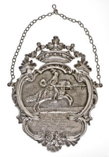 Silversmith: Kornelis Brouwer, Gildenschild of the Klein Schippersgilde, shield silver, driven chased engraved Crowned shield on