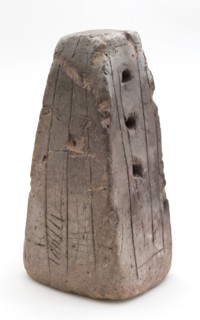 Earthenware spit semi-trailer, spit stand, tapered with four surfaces and carving trim, spit semi-trailer soil find ceramic