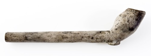 White pipe bowl, unnoticed, with fleur de lis stamps on the stem, stem fragment, clay pipe smoking equipment smoke floor pottery