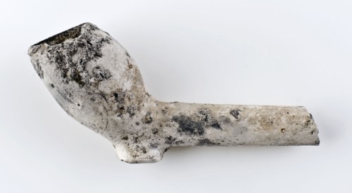 Clay pipe, unnoticed, with smooth handle, clay pipe smoking equipment smoke floor pottery ceramic pottery, pressed finished