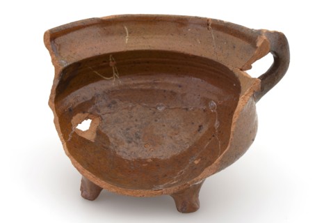 Earthenware cooking pot, low model with wide top edge, two bandors, on three legs, cooking pot crockery holder kitchenware earth