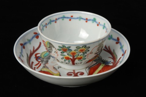 Head and saucer with double portrait of Princess Wilhelmina of Prussia and Prince William V, cup and saucer drinking utensils