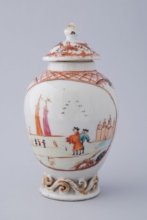 White tea caddy with wife, husband and child, five figures in landscape and on cover landscape, tea caddy holder tableware