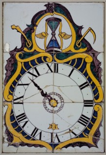 Ludolf Bakhuijzen of Arend Bakhuijzen of atelier Bakhuijzen, Tile-panel, yellow, blue, purple and green on white, clock
