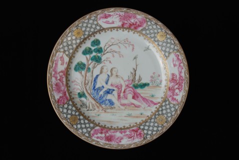 Plate of Chinese porcelain with image of love pair, plate crockery holder ceramic porcelain glaze, baked glazed painted stove