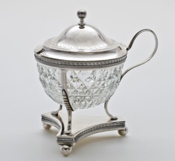 Silversmith: Gerardus Peeters, Glass mustard pot with silver stand, ear and lid, mustard pot pottery holder silver glass lead