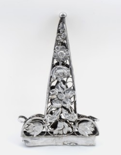 Silver scissor case with flowers, pouch holder silver, sawn Body lid four eyes. Flower rank angel head filigree wrapping