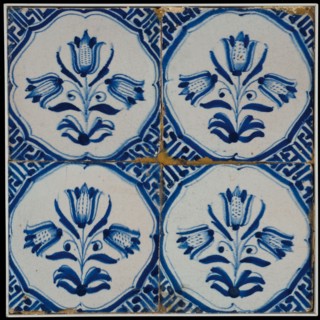 Tile field, four tiles, floral decor, blue on white, three-tiered braces with meanders, tiled field wall tile tile sculpture