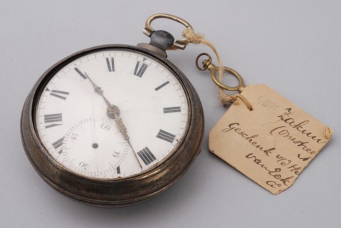 Johnson, Edward, Pocket watch with white-enamel dial and gold hands with dust cover in outer box and winding-up key