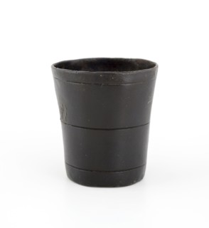 Tinsmith: Jan Dircxs (?), Tin cup, cup drinking utensils tableware holder tin, cast, flat bottom conical body