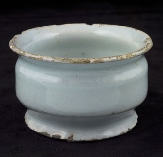 Earthenware ointment jar, low model, wide top edge, two constrictions, light blue glazed, ointment jar pot holder soil find
