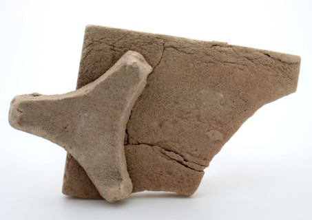 Fragment tile, biscuit earthenware, unglazed, with baked goods, tile footage soil finds ceramic pottery, in form made baked