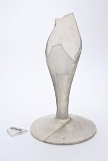 Foot fragment of goblet or trumpet glass with facet cut stem, loose rim fragment, drinking glass drinking utensils tableware