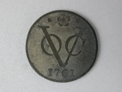 Half penny, coin of the VOC, minted in Holland, half duit currency money swap bronze metal 1.81 grams beaten Half penny. bronze