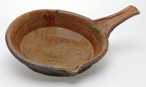 Baking pan made of red earthenware, with stem and pouring lip, internally glazed, casserole dishes holder kitchen utensils