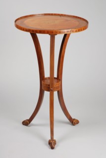 Guéridon, guéridon table furniture interior design mahogany ash wood satinwood boxwood ebony wood, Round veneered curved leaves