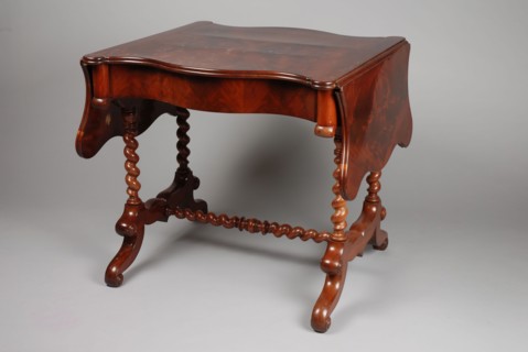 Mahogany neo-Baroque canapé table, hanging table table furniture interior design mahogany oak wood, Drawer-pivoted legs base
