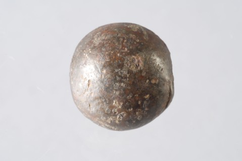 Metal knot, semi-circular and undecorated, knot clothing accessory clothing soil find copper brass tin metal, cast Knot Smooth
