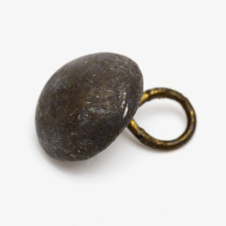 Metal button, half ball of tin with brass eye, knot clothing accessory clothing soil find copper brass tin metal, cast Metal