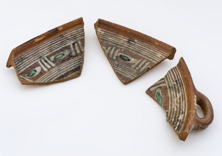 Fragments of deep earthenware dish with lying ear, Werra, decorated in sludge technology, dish bowl bowl crockery holder soil