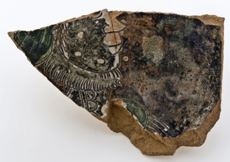 Fragment of dish on stand surface, Werra, decorated in sgraffito and sludge technique, dish plate bowl bowl dishware holder soil