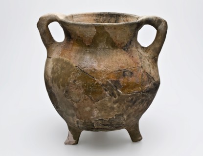 Pottery grape on three legs, funnel neck and two hook ears, sparing glaze, grape cooking pot tableware holder utensils