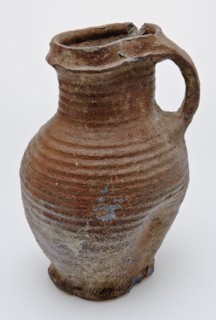 Stoneware jug be pinched, miscreated from proto stoneware, can crockery holder soil find ceramic stoneware, hand-turned baked