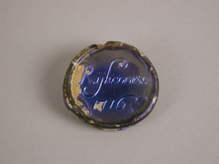 Glass seal with Rijkevorsel 1716, seal bottle holder soil find glass forest glass, free blown stamped Glass seal with text