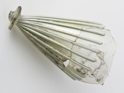 Fragment of stem and calyx of chalice, drinking glass drinking utensils tableware holder soil find glass, free blown and formed