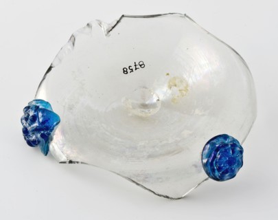 Fragment of soil, buds and wall of beaker, beaker drinking glass drinking utensils tableware holder soil find glass, free blown