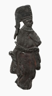 Tin soldier with high hat, in uniform with musket, very thin, Soldier toy relaxant miniature soil find tin metal, w 2,2 cast