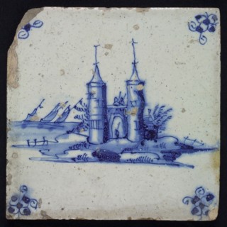 Scene tile, castle or city gate with two towers, blue decor on white ground, corner filling spider, wall tile tile sculpture
