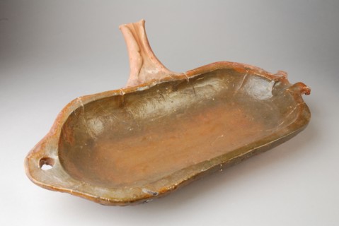 Spit dish with eye, spout and stem as handle, grease trap baking utensil holder earthenware ceramics earthenware glaze lead