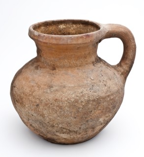 Earthenware chamber pot with curved bottom, unglazed, narrow neck, pot holder sanitary earthenware ceramic pottery, belly 17,5