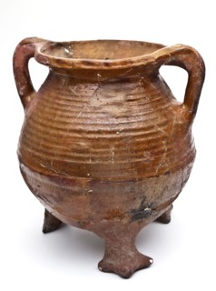 High pottery grape on three claw feet, sparing lead glaze and rings, two ears, grape cooking pot tableware holder utensils