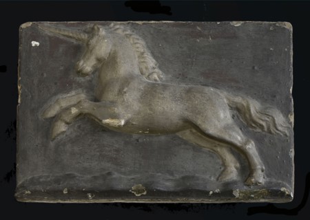 Unicorn foundation stone, facing stone sculpture sculpture building component sandstone stone, ca 25 kg sculpted Rectangular