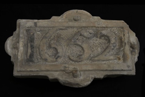 Facing brick with date 1652, facing brick foundation stone sculpture sculpture building component sandstone stone, sculpted